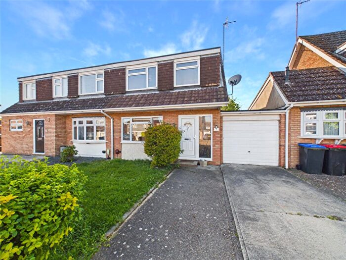 3 Bedroom Semi Detached House For Sale In Lifchild Close, Witham, Essex, CM8