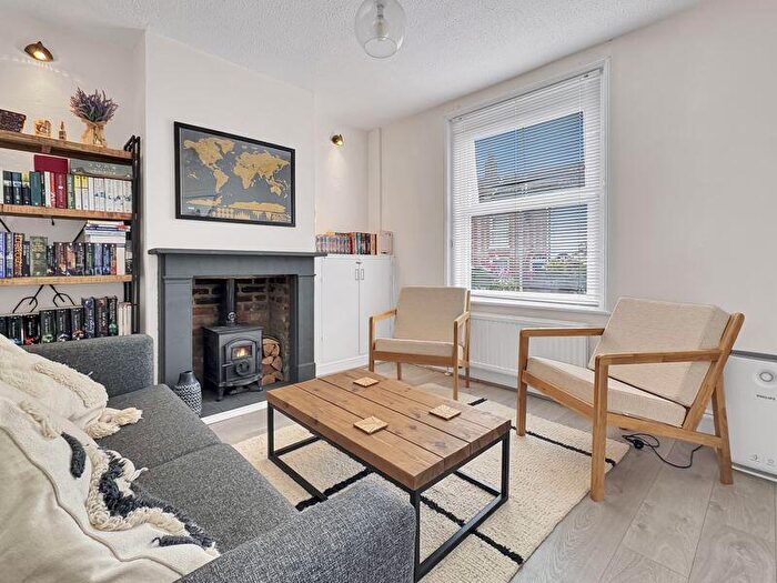 3 Bedroom Terraced House For Sale In Cowes, PO31