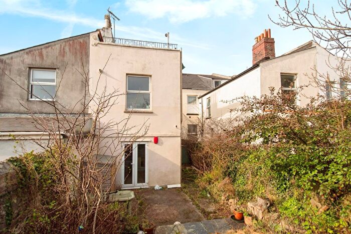 2 Bedroom Flat For Sale In Clifton Street, Plymouth, PL4