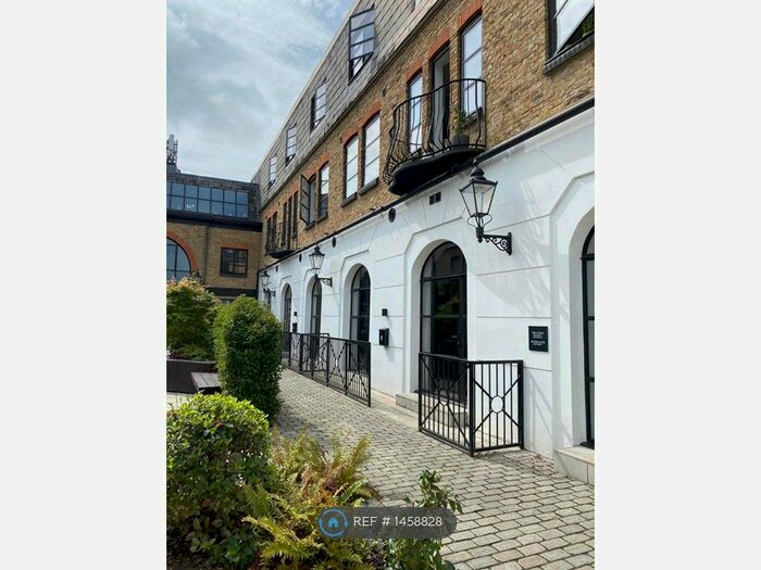 2 Bedroom Flat To Rent In The Metalworks, London, SW4