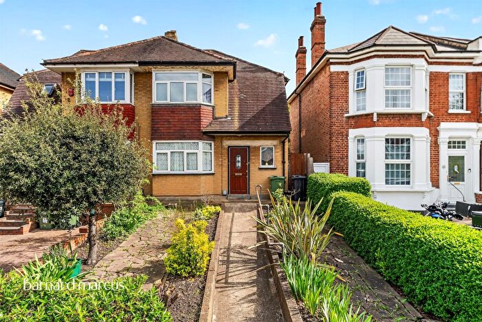 3 Bedroom Semi-Detached House For Sale In Greyhound Lane, London, SW16