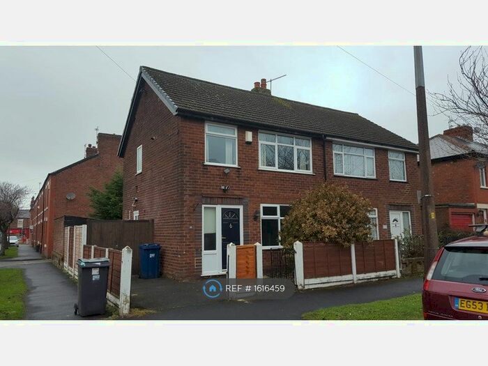 3 Bedroom Semi-Detached House To Rent In Cross Street, Leyland, PR25