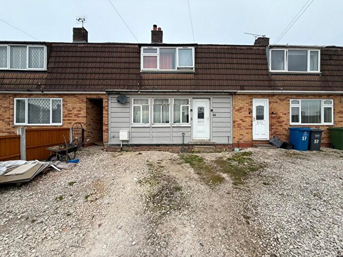 3 Bedroom Terraced House For Sale In Houldsworth Drive, Chesterfield, Derbyshire, S41