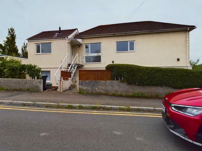 2 Bedroom Flat To Rent In Bath Street, Staple Hill, BS16