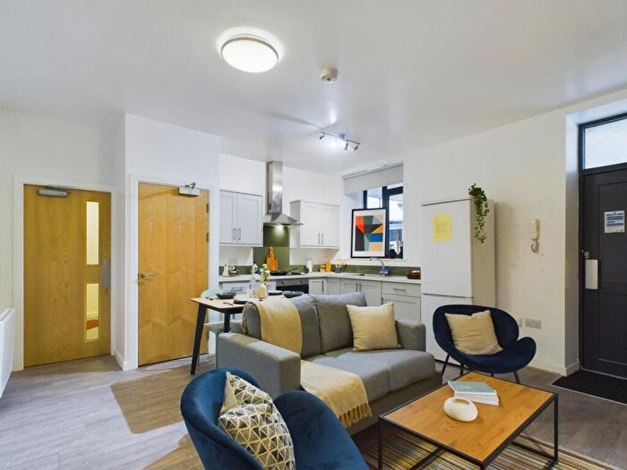 4 Bedroom Flat To Rent In China Street, Lancaster, LA1