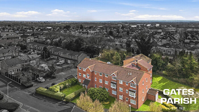 2 Bedroom Flat For Sale In Latimer Drive, Hornchurch, RM12