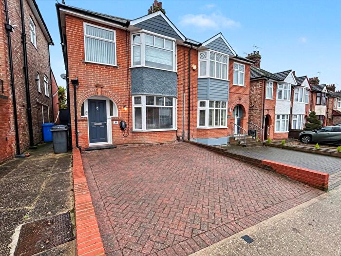 3 Bedroom Semi Detached House For Sale In Dales View Road, Ipswich, IP1