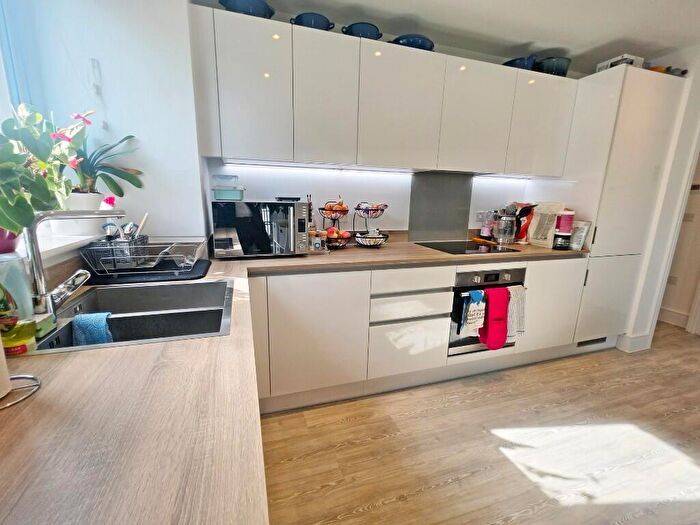 1 Bedroom Apartment For Sale In Hawthorne Court, West Cliff Road, Bournemouth, BH2