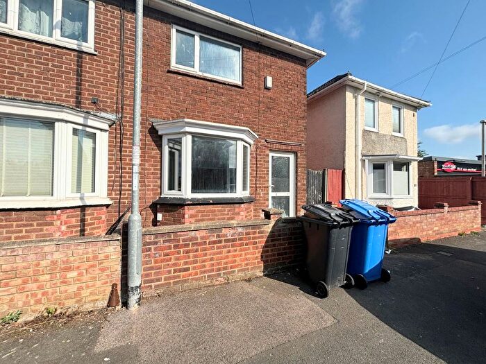 2 Bedroom Terraced House To Rent In Edmund Street, Kettering, NN16