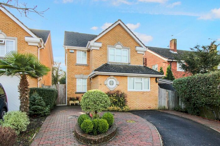 4 Bedroom Detached House To Rent In Claremont Close, Orpington, BR6