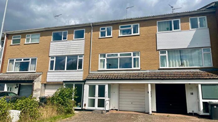 4 Bedroom Town House For Sale In Angus Court, Peterborough, PE3
