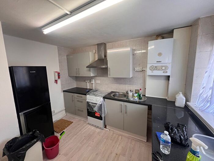 3 Bedroom Maisonette To Rent In Civic Way, Ilford, IG6