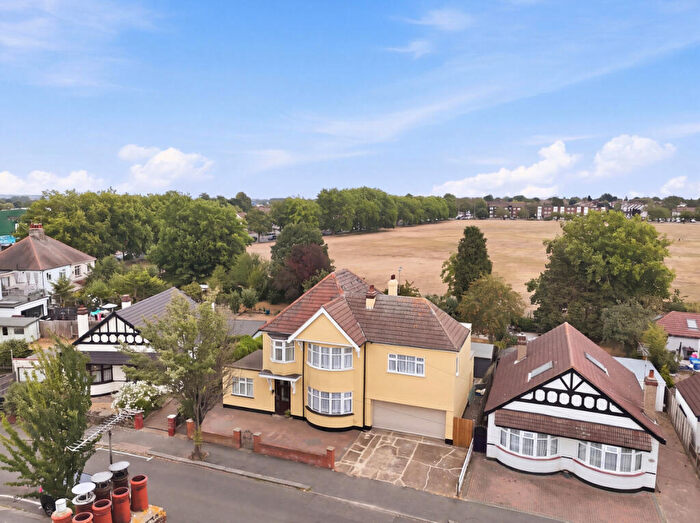 7 Bedroom Detached House For Sale In Ennismore Gardens, Southend-on-sea, SS2