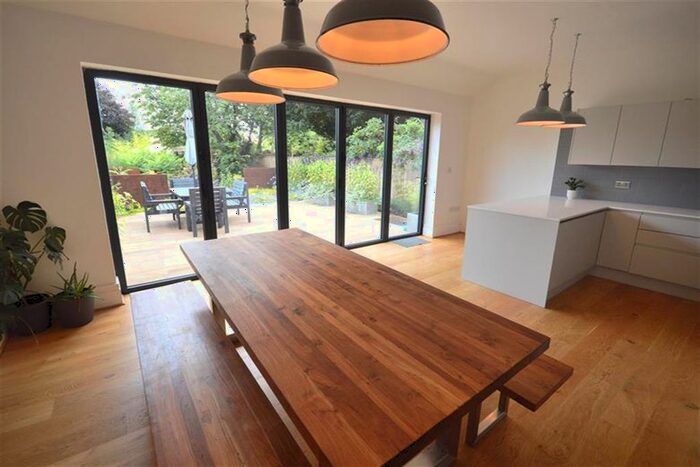 5 Bedroom Semi-Detached House To Rent In Barkers Lane, Sale, M33