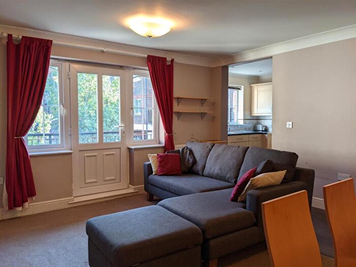 2 Bedroom Apartment To Rent In Phoenix House, Oxford Road, Reading, Berkshire, RG1