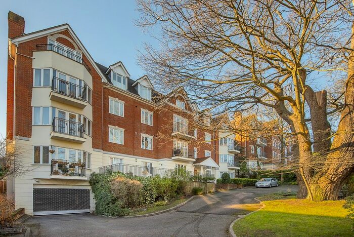 2 Bedroom Flat To Rent In Wimbledon Hill Road, London, SW19