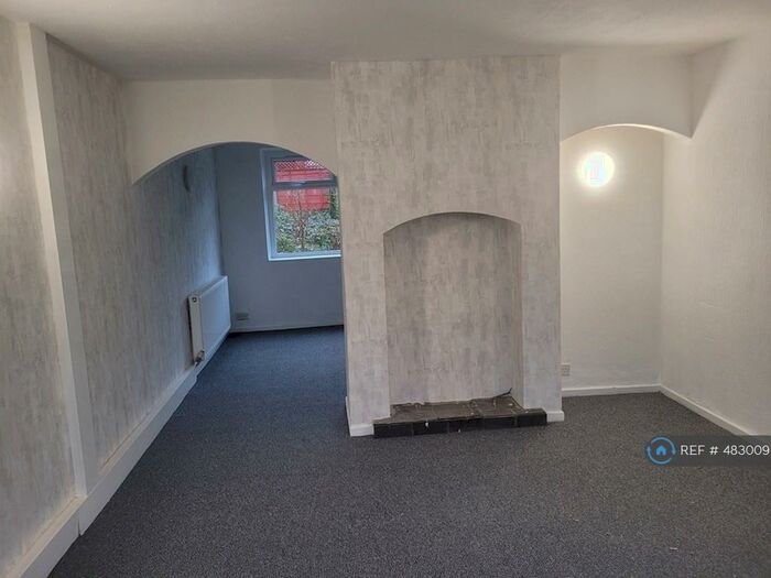 3 Bedroom Terraced House To Rent In Hardman Street, Chadderton, Oldham, OL9