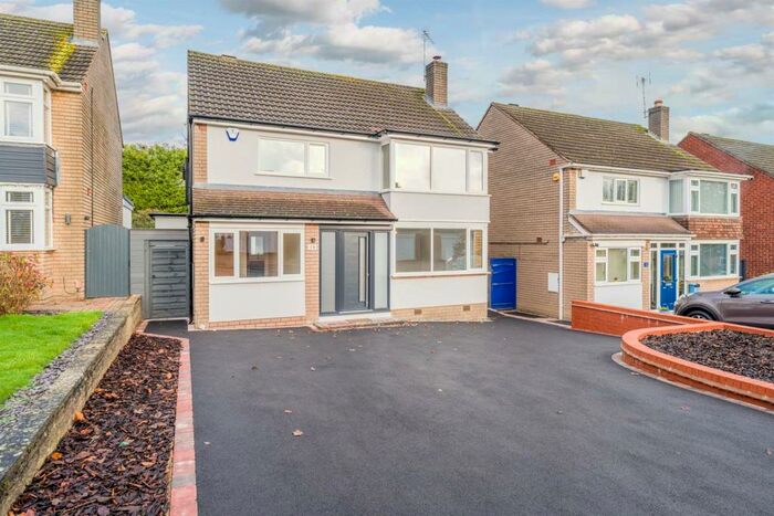 4 Bedroom Detached House To Rent In Chaffinch Road, Stourbridge, DY9