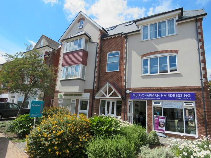 1 Bedroom Flat To Rent In Lymington Road, Highcliffe, Dorset, BH23