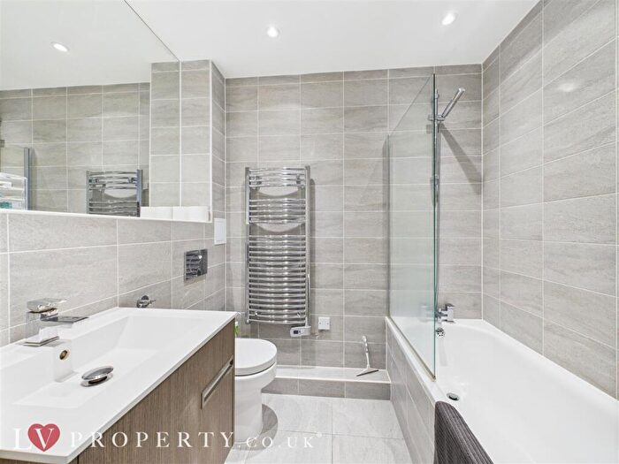 2 Bedroom Apartment To Rent In Carver Street, Birmingham, West Midlands, B1