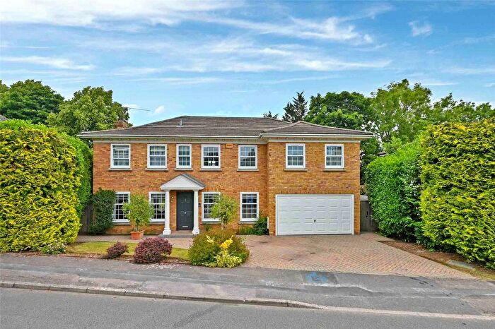 5 Bedroom Detached House For Sale In Illingworth, Windsor, Berkshire, SL4