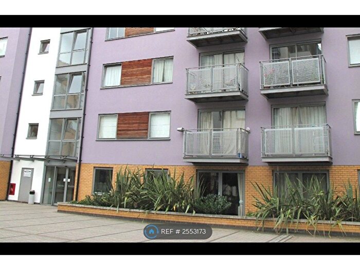 2 Bedroom Flat To Rent In Deals Gateway, London, SE13