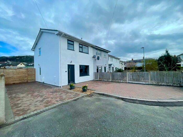 3 Bedroom House To Rent In Glyn Isaf, Llandudno Junction, LL31