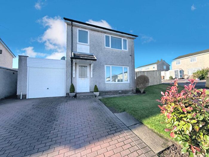 3 Bedroom Detached House For Sale In Ardvreck Place, Carron, FK2