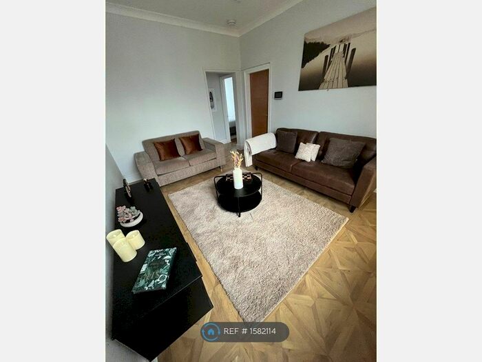 2 Bedroom Flat To Rent In Stoke Newington Road, London, N16