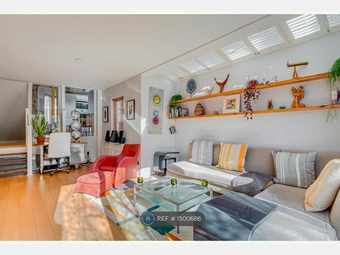 3 Bedroom Maisonette To Rent In Hanley Road, London, Finsbury Park, N4