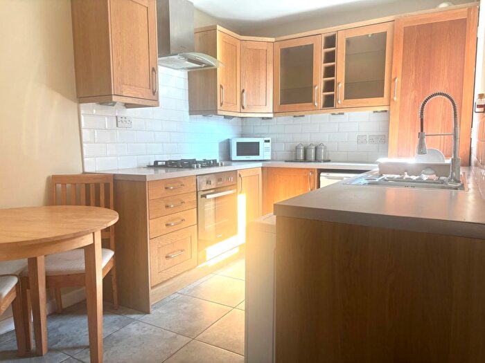 1 Bedroom Flat To Rent In Trawler Road, Swansea, SA1