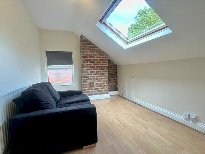 1 Bedroom Flat To Rent In Oakwood Avenue, Oakwood, Leeds, LS8