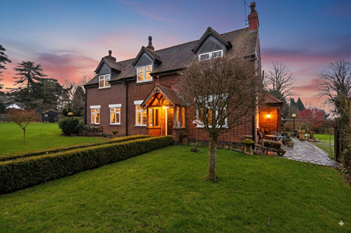 5 Bedroom Detached House For Sale In Tamworth Road, Keresley End, CV7