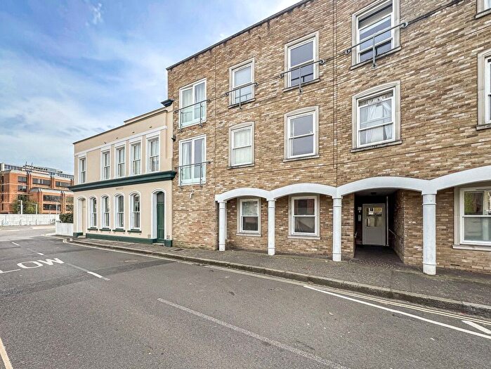 1 Bedroom Flat For Sale In Station Road, Twickenham, TW1