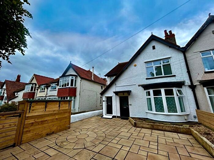 2 Bedroom Flat For Sale In Rhos Road, Rhos On Sea, LL28