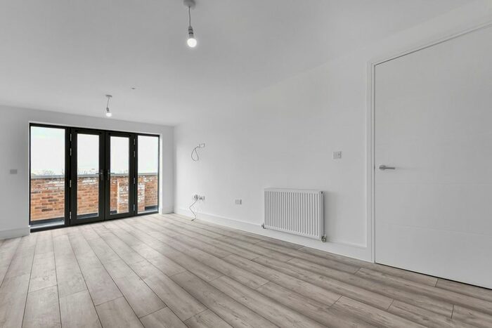 1 Bedroom Flat To Rent In Marlborough Road, Park View, ME7