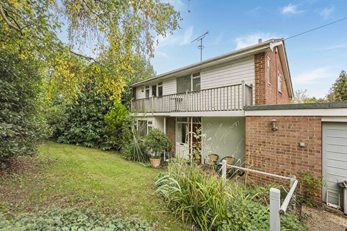 4 Bedroom Detached House For Sale In Sheep Walk, Emmer Green, Reading, RG4