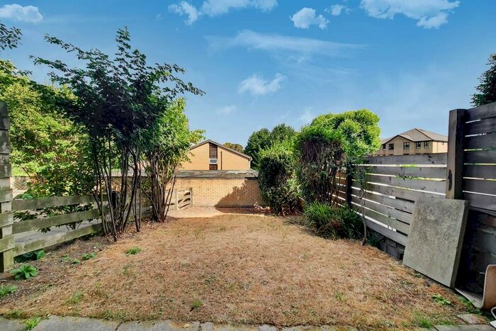 4 Bedroom Terraced House To Rent In Deans Close, Croydon, CR0