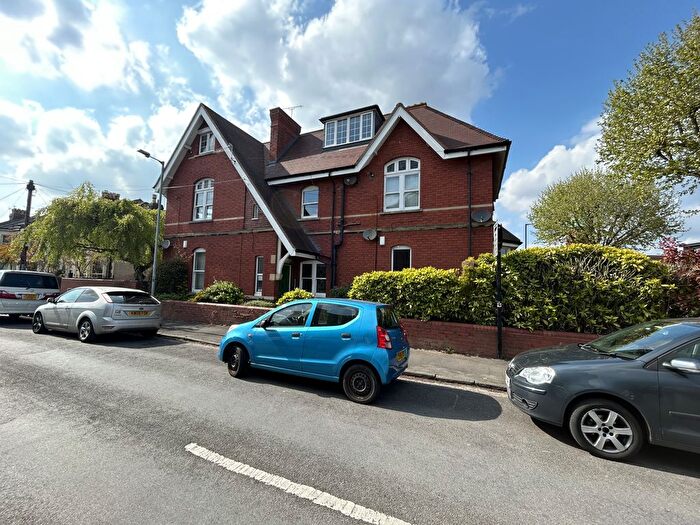 2 Bedroom Flat To Rent In Wells Road, Knowle, Bristol, BS4