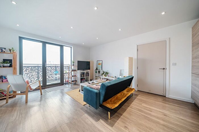 2 Bedroom Flat For Sale In Katie Court, Edwin Street, London, E16
