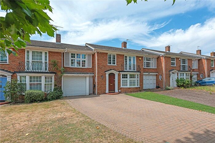 4 Bedroom Terraced House For Sale In Oakwood Avenue, Beckenham, BR3
