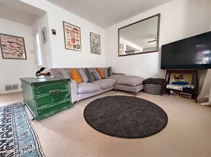 2 Bedroom Maisonette For Sale In Founders Gardens, London, SE19