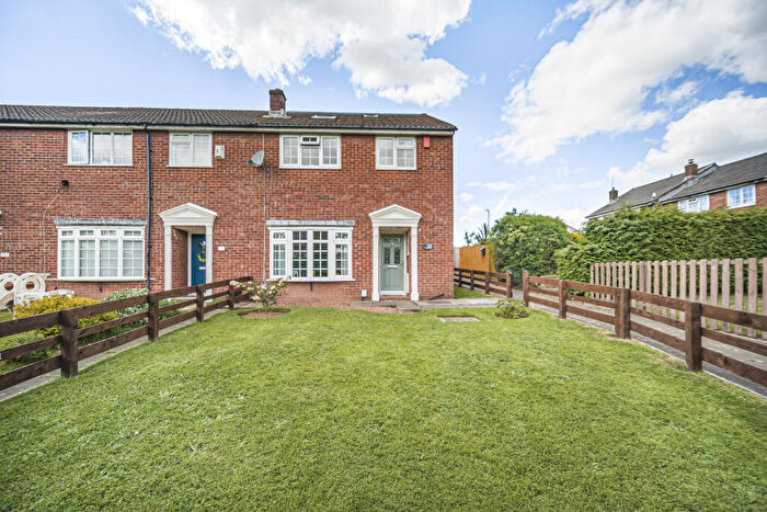 4 Bedroom End Of Terrace House For Sale In Glyn Eiddew, Pentwyn, Cardiff, CF23