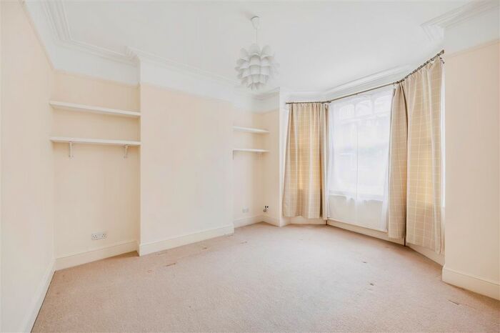 2 Bedroom Flat To Rent In Valetta Road, London, W3