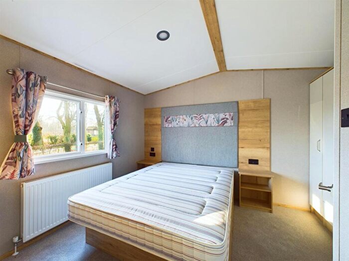 2 Bedroom Chalet For Sale In Woodthorpe Leisure Park, Woodthorpe, Alford, LN13