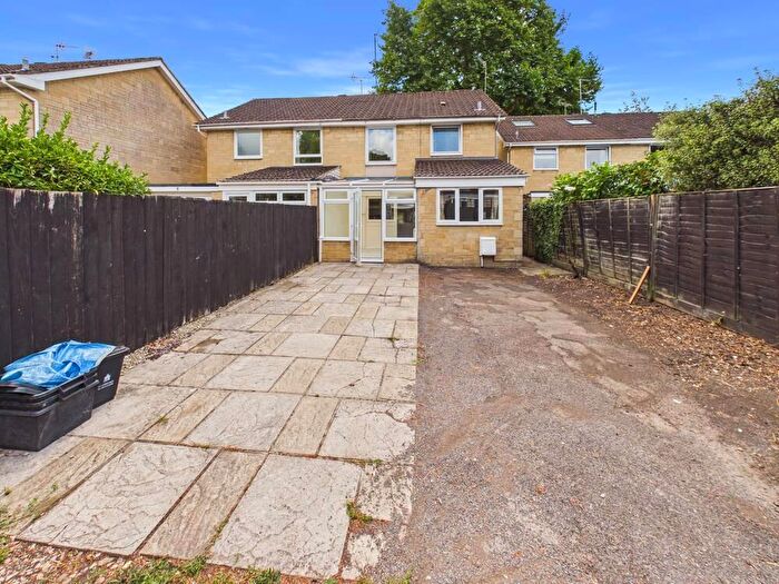 4 Bedroom Semi Detached House To Rent In Blake Road, Cirencester, GL7