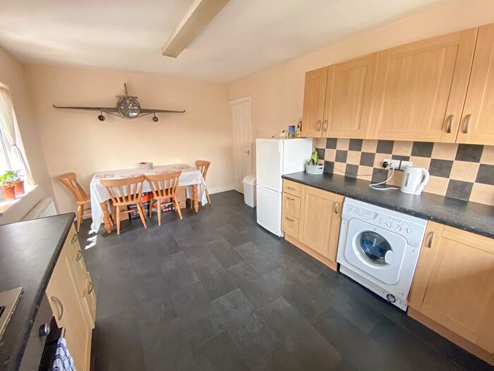 2 Bedroom Flat To Rent In Monks Road, Scunthorpe, DN17