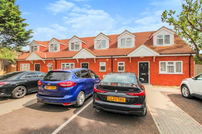 3 Bedroom End Of Terrace House To Rent In Staple Close, Romford, RM5