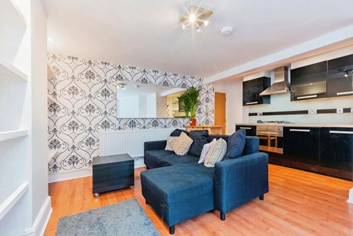 1 Bedroom Flat For Sale In Central Road, Didsbury, Manchester, Greater Manchester, M20