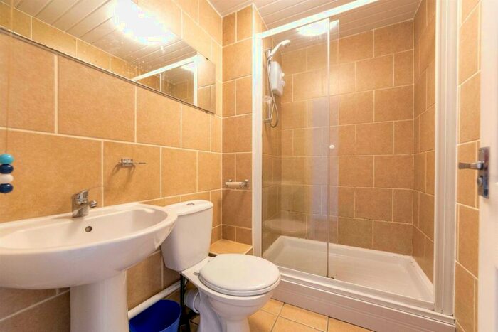 3 Bedroom Flat To Rent In &#;pppw, Helmsley Road, Sandyford, NE2